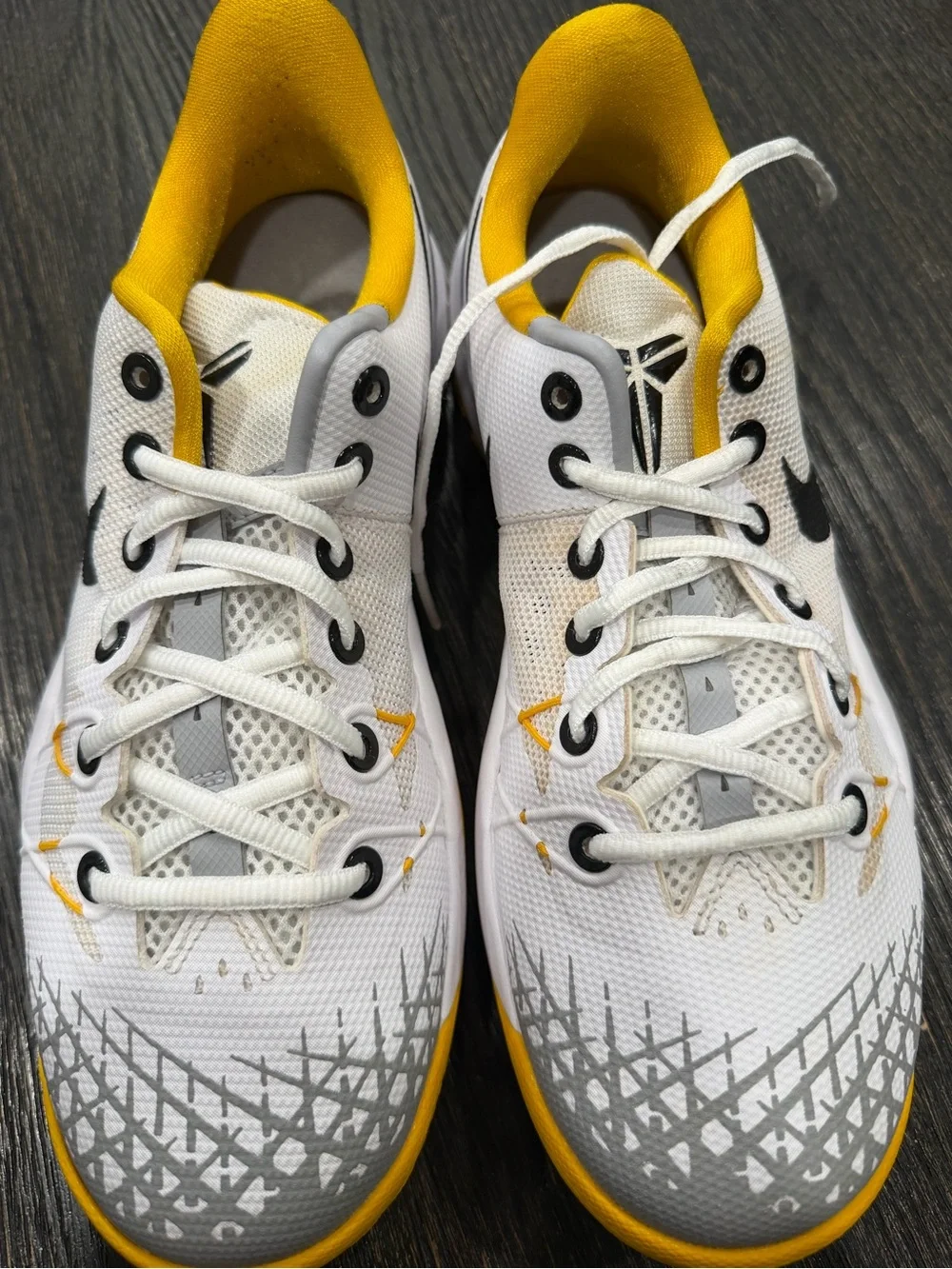 Nike Zoom Kobe Venomenon 4 White University Gold size 8.5
